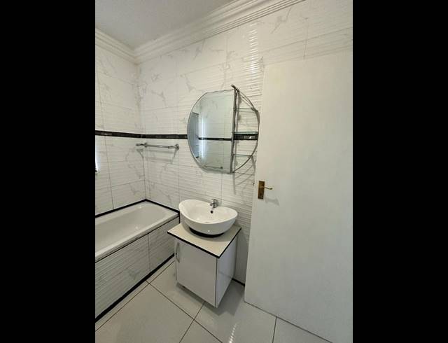 2 BEDROOM APARTMENT FOR SALE IN HECTORTON